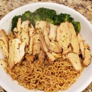ramen noodles with grilled chicken and broccoli dry style