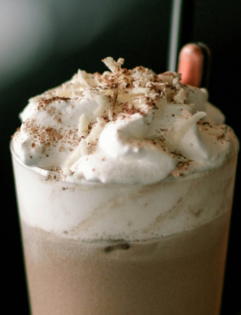 cinnamon crumble chantilly cream