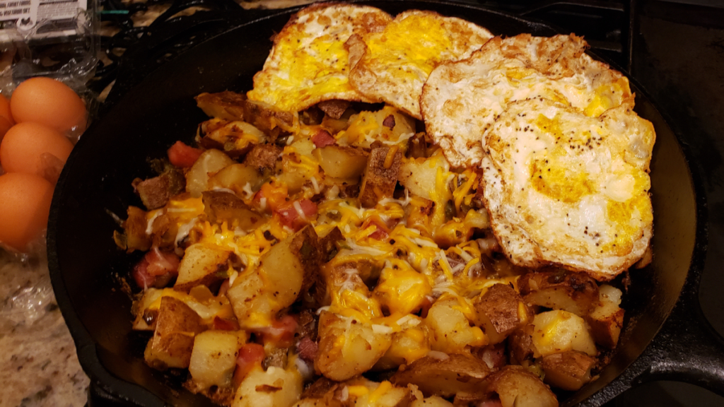 hash potatoes with fried eggs